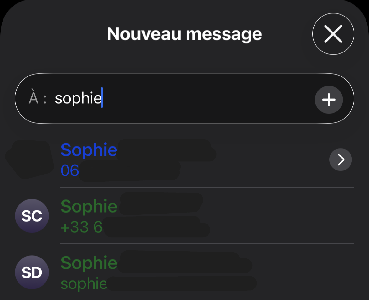 Après les réglages, on voit dans la liste de trois Sophie avec leurs numéros 06 masqués, la première est en bleu pas du tout contrastée et les deux suivantes en vert pas du tout contrastées. On discerne mal les textes.