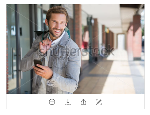Capture d'écran représentant un jeune homme souriant en premier plan avec un smartphone en main, ainsi que les icônes permettant d'intervenir sur cette image de banque de données.